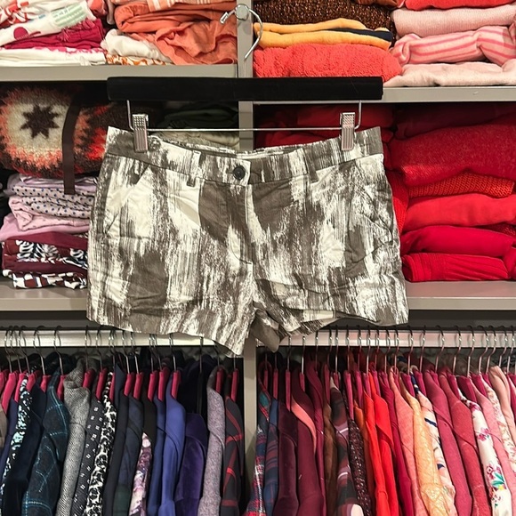 Gap olive and white print shorts size 0 - Picture 1 of 3
